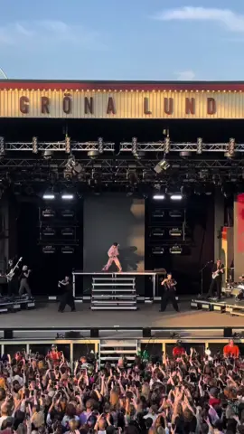 A little peek behind the scenes and some magical moments from our gig with Omar at Gröna Lund✨🥳🔥☀️