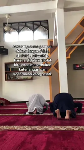 Uda gak muluk-muluk, pengen kecanduan ibadah aja. #sholat #storyislami #qoutes #story #foryou #fyp 