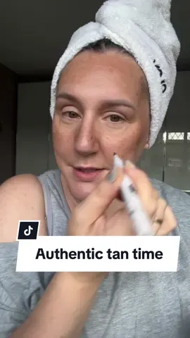 It’s literally sideways raining today and so I’m giving myself a serotonin boost with some authentically placed self tan and freckles. #s#selftano#over40o#over40skincareo#over40clubo#over40selfcareo#over40makeup