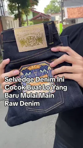 Baru mau coba break selvedge denim tapi bingung mulai dari mana? Mungkin denim ini cocok buat lu. Btw, ada yang lagi break denim ini juga? #sagedenim 