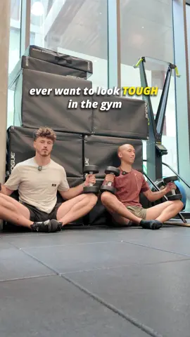 Don’t worry about looking weird in the gym, you probably just look like you know some sh*t 😂😂😂 (jk) but life is weird, screw it, get your mobility in. 3 x 30 knee flappers (butterfly) 🦋