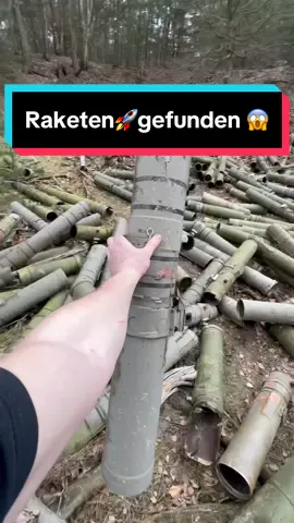 Illegal entsorgte Rakete 🚀 im Wald 🌳 gefunden 😱 #lostplace #lostplaces #lostplacesgermany #wald #spaziergang #bunker #losthistorie #spazieren #unglaublich #fd #fds #urbex #urbexgermany 