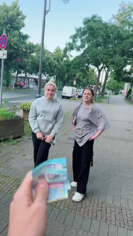 بعطيكي خمسين يورو💶😨لازم تشوفو الفيديو للأخير😂💔اقسم بالله متت ضحك اذا بتحبو هاد نوع من الفيديوهات قلب وفولو للمزيد🥹💔يوتيوب يوسف قباني وانستاYoussef_kabani@Cristiana & Youssef kabani 