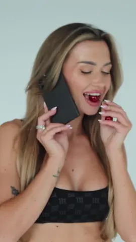✩ cherry on top 🍒📱 ✩ jak wiecie dużo podróżuję, a teraz latem tych wyjazdów będzie jeszcze więcej! Języka angielskiego uczę się od najmłodszych lat, więc wiem, że się dogadam 🤌🏻 natomiast cieszę się, że w moim telefonie mam możliwość tłumaczenia w czasie rzeczywistym tego, co mówię - będzie to super przydatne, kiedy angielski nie będzie opcją, w hotelu czy restauracji będzie preferowany kontakt w języku lokalnym 🔝 #SamsungGalaxyS24Ultra  @Samsung  [reklama] 