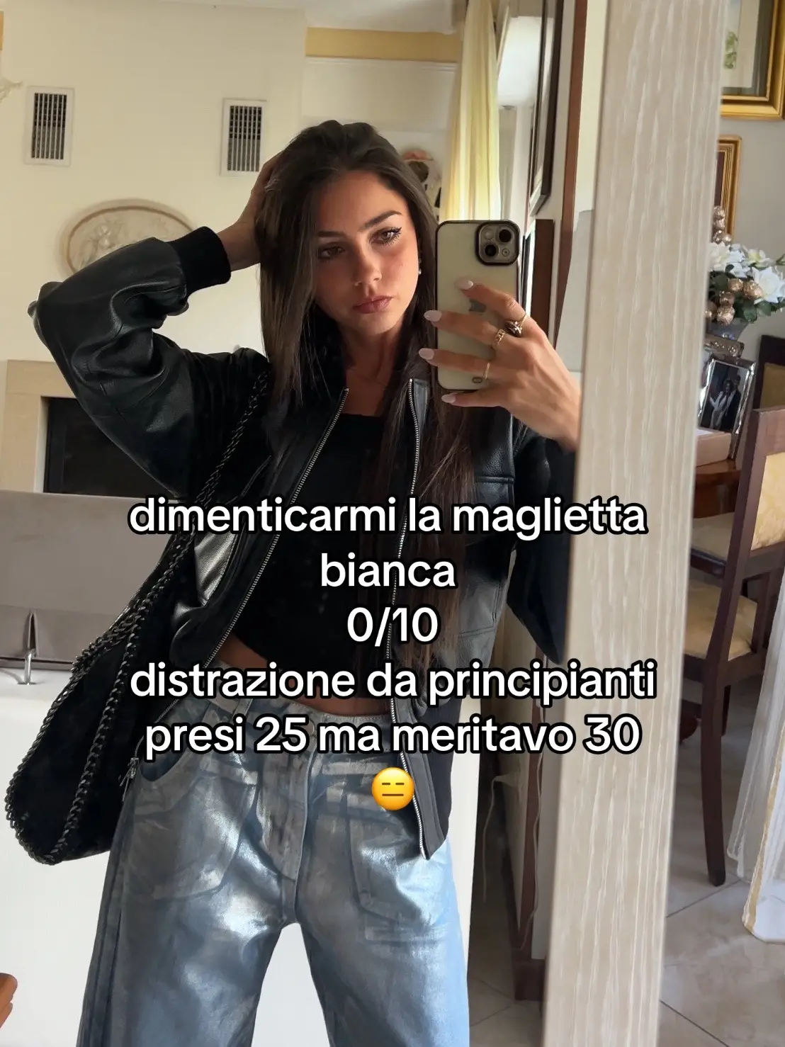 Da quell’esame ho iniziato a tenere una maglia bianca in borsa per le emergenze #esamiuniversitari #vestirsidibianco 
