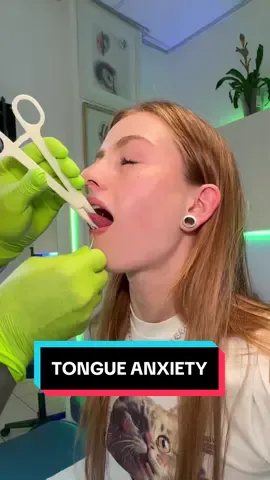 TONGUE ANXIETY - When you think you feel pain but you feel nothing! #tongue #tonguepierced #piercings #piercing #bodypiercing #piercingstudio #piercinglovers #piercingcheck 
