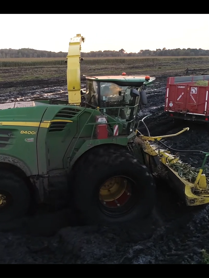 FORAGE HARVESTER in the MUD _ 2020 Corn Silage in France _ Short History #agriculture #agricultura #farming #farmlife #agri