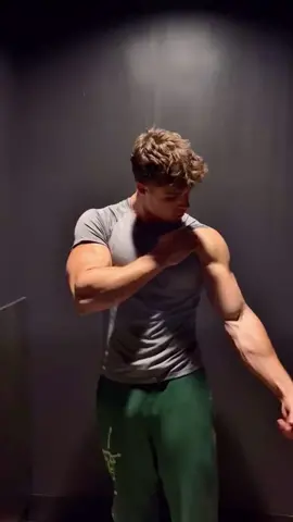 Muscular Young Man #bodybuilding #muscles #semaglutide 