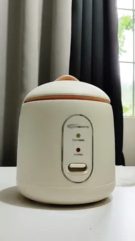 Maimeite Mini Rice Cooker - perfect for small family, solo living or students na nagdodorm. Sobrang cute and aesthetic!  Avail ka na rin, link is in the yellow basket!  @maimeite_store  #maimeite #maimeiteminiricecooker #maimeitericecooker #maimeitemultifunctionalricecooker #multicooker #miniricecooker #ricecooker #hotpot #nateyyynate #teamputi #aesthetic 