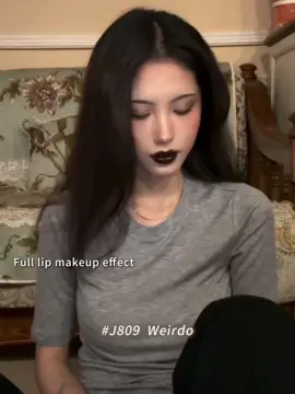 If u love weirdo 🐈‍⬛🤎😈👄#girlcult #chinesemakeup #fypage #gloss 