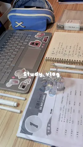 Muốn xem phim quá mn có gợi ý phim nào hay khômm  #studyvlog #studytok #studytokaesthetic #xuhuong #studywithme #viral #fypp 