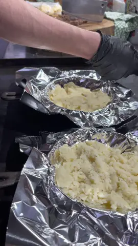 Algo bien esta papa sincronizada 🫶🏻  de mis compas de @tacos el chompiras 💯👌🏻 #taquería #comidacallejera #food #tacos #papasincronizada #Culiacán