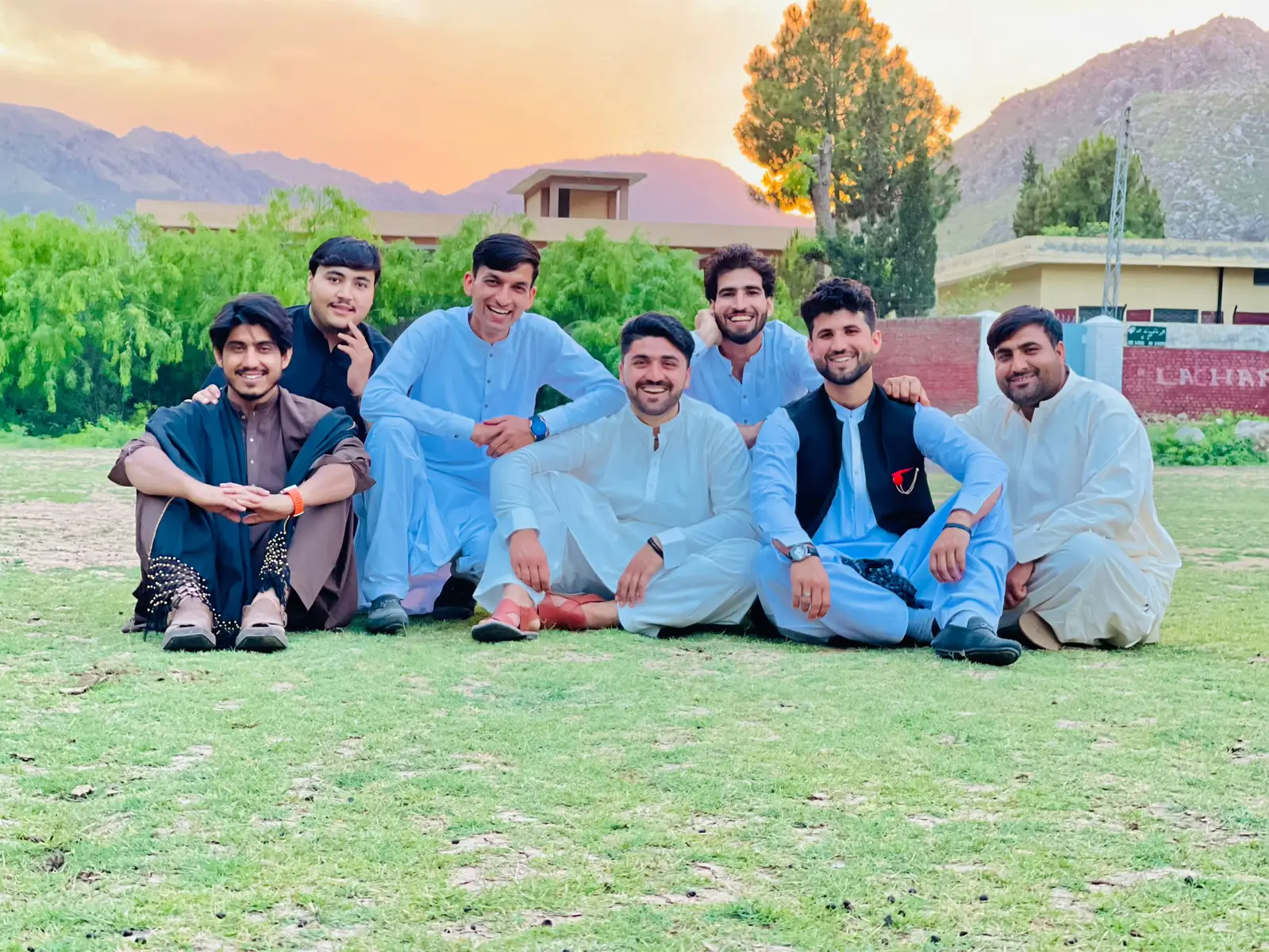 Friendship keep me happy always 😘❤️❤️ #aqibooshehzada 