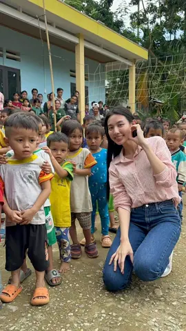 Hy vọng team việt phi sẽ mãi là những người bạn cùng nhau làm các dự án thiện nguyện  @Nguyễn Thúc Thuỳ Tiên  #nguyenthucthuytien #xuhuongtiktok #trending 