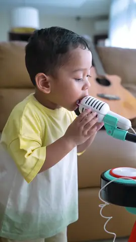 Untung merdunya suara abang L nurun dari bundanya.. 😬