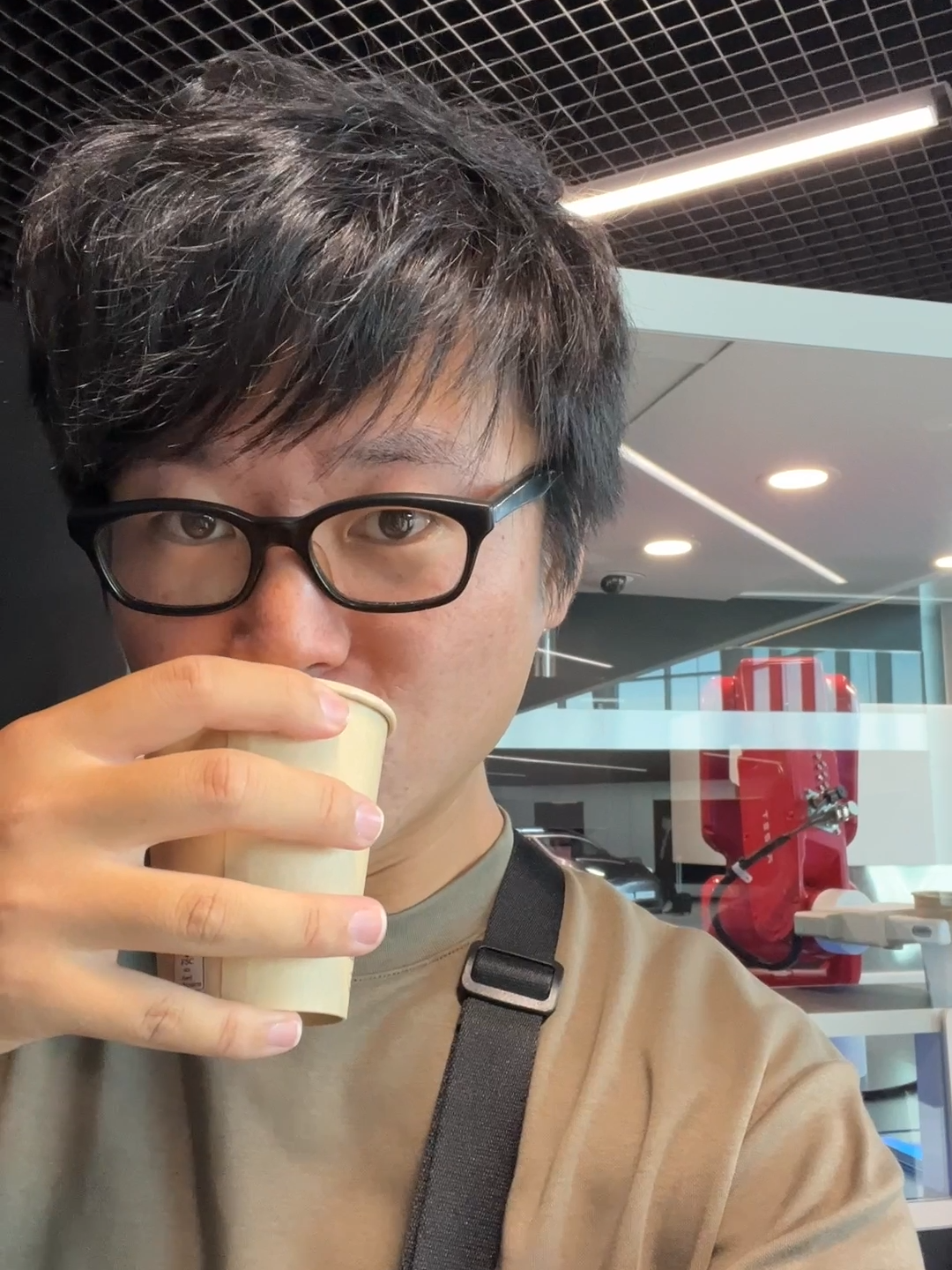 テスラの工場でロボットコーヒー #tesla #コーヒー #coffee #モデルy #teslamodely