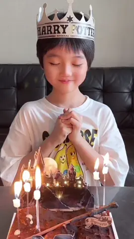 最近的这段时间里,收到了很多的祝福和礼 物,谢谢我的朋友们,谢谢喜爱我的你们,谢 谢你们的陪伴,谢谢你们的真诚和用心,祝福 我都收下啦!很荣幸,能被大家用闪亮的发 现了小小的我,也很幸福能给大家带来积极向 上的精神状态,未来的日子我们互相作伴, 起进步一起成长!加油#小宝 #小宝孙思程_lennon #孙思程 #fyp #foryou 