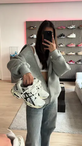 asics gel nimbus 9 cream black 🔥🖤 #asics #asicsnimbus9 #outfit #fyp 