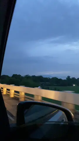 a very chill 5AM roadtrip on the way to baguio 🏔️