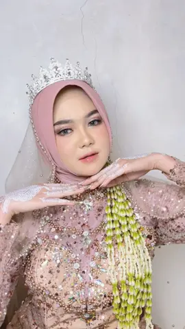 bride @bella_rswna 😍😍 #makeup #fyp #beauty #makeupbanjarmasin #makeupartist 