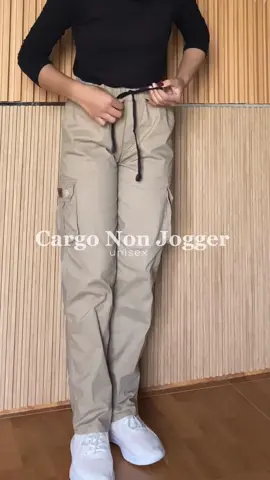 emang benar celana unisex??iya dong tentunya ini bisa dipakai cowo dan cewe yaps,buat kaka yang suka pakai couple bareng bestie,doi dan keluarga sabilah dichekout sekarangg🥳#cargopants #cargomurah #celanaunisex #uniqueeindonesia 