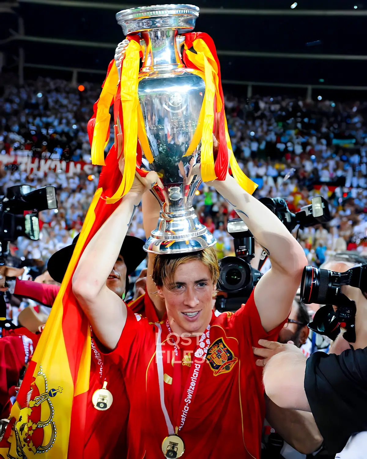 Rate his trophy cabinet out of 10? Behold the illustrious trophy cabinet of Fernando Torres. 🌟⚽️ From the golden streets of Madrid to the passionate stadium of Liverpool and the grand stages of international football, Torres has etched his name in glory. Relive the moments that brought him the UEFA Champions League, the FIFA World Cup, and the UEFA European Championship. Hear the echoes of his triumphs, the roar of the crowds, and the sheer brilliance of a career defined by silverware. Dive into the legacy of “El Niño,” a true titan of the game. #FernandoTorres #TrophyCabinet #FootballLegend #ChampionsLeague #WorldCup #EuropeanChampion #ElNiño #FootballHistory #PeterDruryVoice #Legacy 