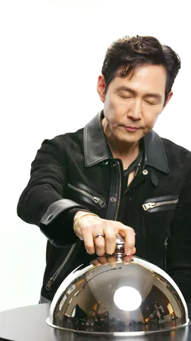 Lee Jung-jae compares British and Korean snacks 🍪 #britishfood #koreanfood #leejungjae #squidgame