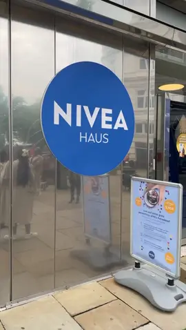 Day 3 in Hamburg. Germany with the @NIVEA South Africa LUMINOUS630  Glow Getters😍 experiencing the NIVEA Haus! #LiftOffWithLuminous  #LuminousLife  #adayinmylife 