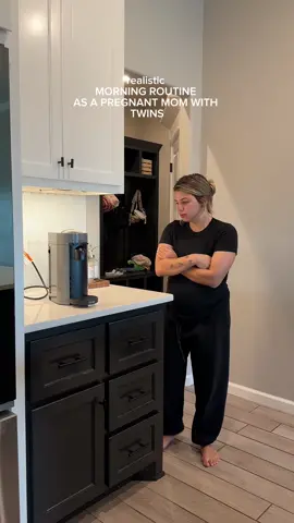 happy tuesday! what are you guys doing today?✨☀️🫶🏽 #morningroutine #momlife #family #reality #toddlermom #twins 