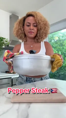This Puerto Rican style Pepper steak is my favorite! Lets make it #puertorico #peppersteak #boricua 🇵🇷❤️