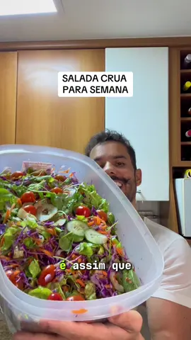 Preparo prático de salada crua para semana toda! Isso vai te ajudar demais na dieta!! #legumes #vegetais #folhas #salada #saladafit #saladafitness #receita #receitafit #receitasimples #receitafacil #emagrecer #minerais #alimentacaosaudavel #dieta #nutricionista #fit #Fitness