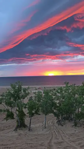 After the rain comes sunset or whatever they say 😌  #silverlakesanddunes #summervibes #beautiful #nature #puremichigan #slsd #sanddunes #views #FY #fyp #sunset #lakemichigan #wednesdaywisdom #quoteoftheday 