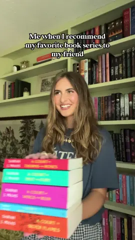 Please please please read ACOTAR and tell me it’s your favorite series ever 🙏🏼🥺 #acotar #sjm #pleasepleaseplease #sabrinacarpenter #dontembarrassme 