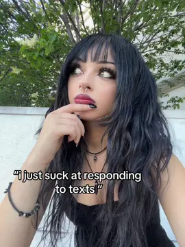 gtfo off my phone then 😹 im wayyy to pretty to b left on delievered for 23h #piercings #foryoupage #makeup #foryouu #catsoup669 #fypシ 