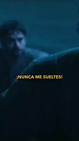 No importa que tan oscura sea la tormenta en tu vida, fija tus ojos en Jesús. ❤️ Él te sostendrá y te devolverá la paz que necesitas. ❤️‍🩹  Ve a sus brazos, Él es tu refugio en medio de la tormenta. ☔️ 📖 “Dios es nuestro refugio y nuestra fortaleza nuestra ayuda segura en momentos de angustia”. Salmos 46:1 🙏 #diosesbueno #diosesfiel🙏 #hagamosviralajesus #jovenescristianos #confíaendios #jesusteama #oceans #tiktokscristianos #iasd #pedro #fe #feendios 