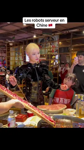#futur #chine #robot #robotserveur #robotservice #technologie 