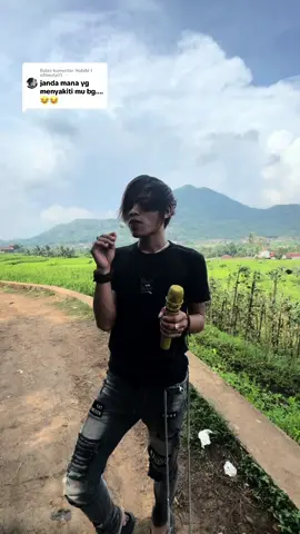 Membalas @Habibi t effendy01 konser gaes😃@Octacutee #sikomat #ngakakbrutal🤣🤣🤣🤣🤣 