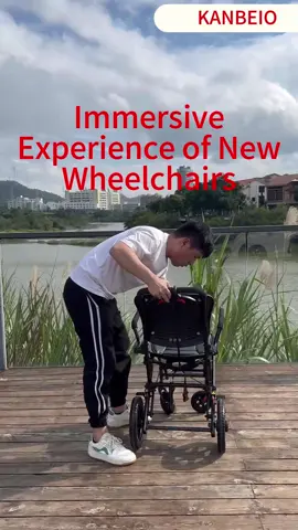This lightweight trolley. It allows you to easily adapt to various occasions. You can fold it at will and pull it in and out of airplanes, buses, shopping malls, etc.