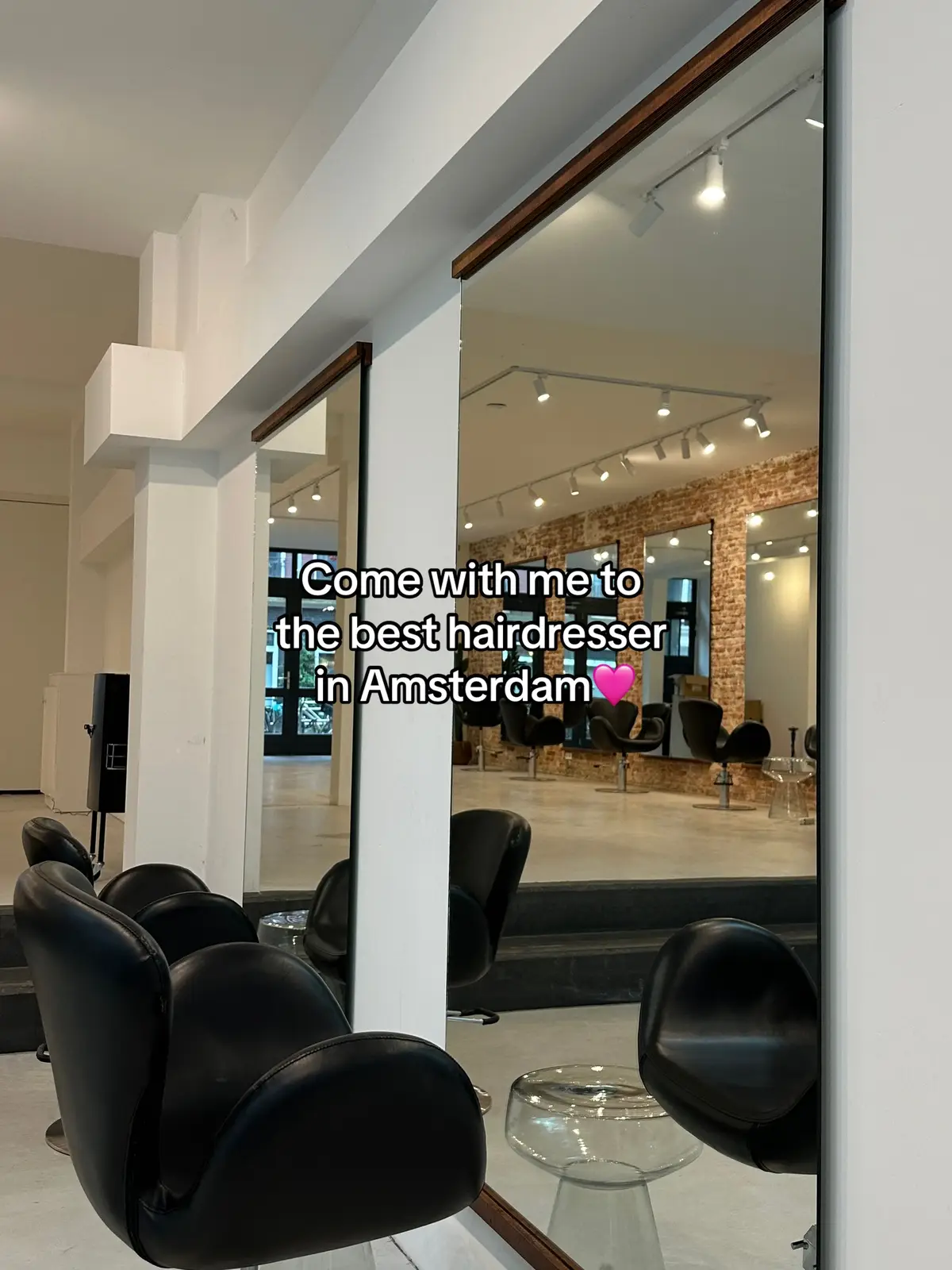 Looove it @DemisChair 💓 #hairtransformation #hairdresser #hairinspo #blondehair #foryou #amsterdam 