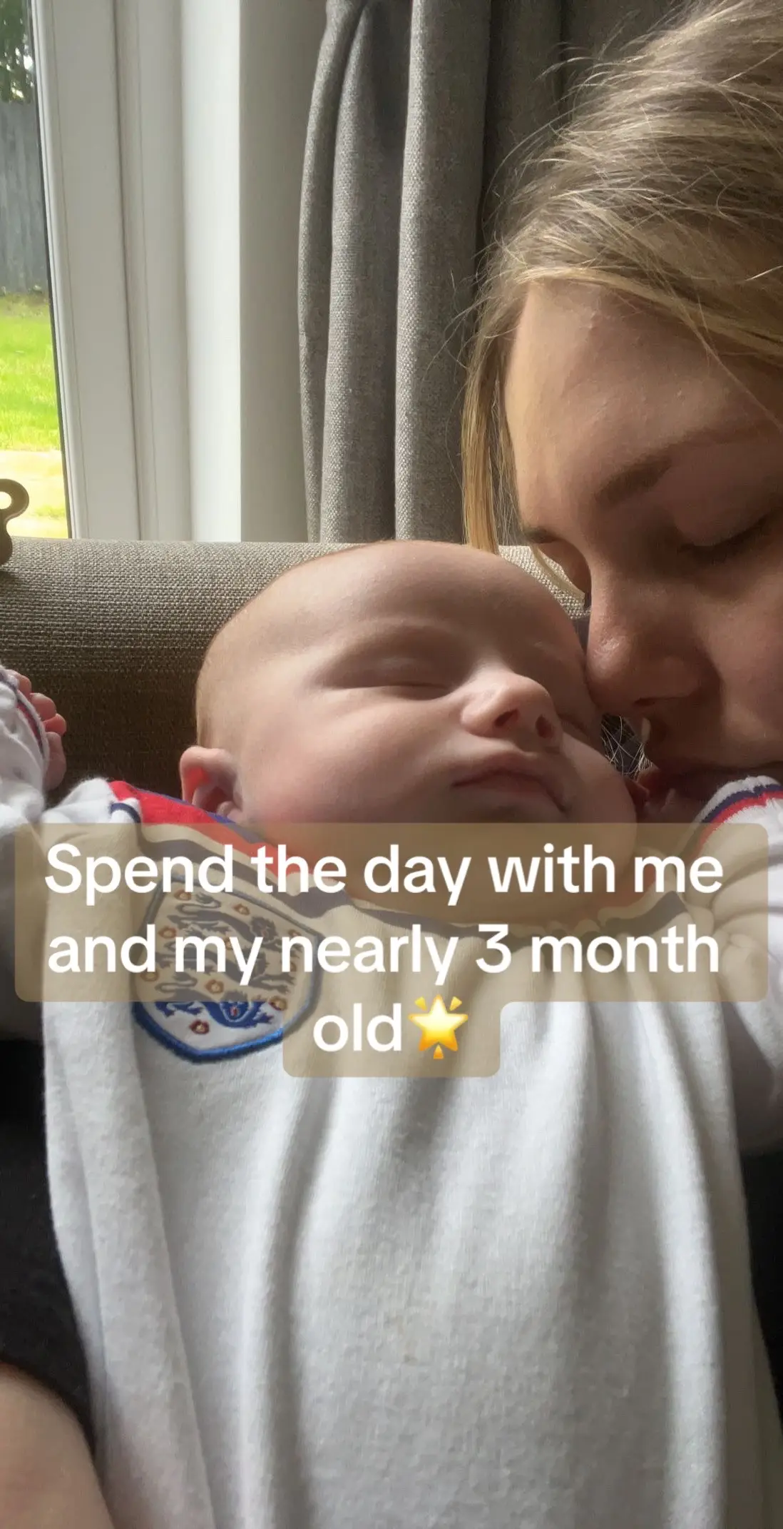 How much did your baby weigh at 11 weeks?⚖️🌟  #babytiktok #boymum #mumsoftiktok #fyp #foryoupage #pregnancy #baby #mumtiktok #babyrecommendations #mumlife #bottlefedbabies #ivfjourney #maternityleave 