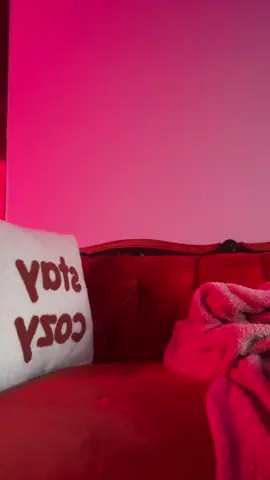 Tehehehehehe  In this universe, I work for Elizabeth Beasley. But if she offers me majority stake, I’ll be back to being my own boss. 🤣😅 #free #independent #artist #watchmyboss 