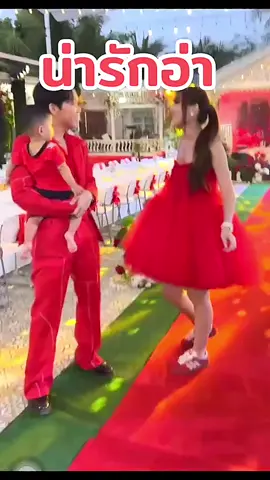 บิ๊ก & เบส ในชุดตรีมสีแดง HBD  #ผู้ใหญ่บ้านฟินแลนด์ #เบสคำสิงห์ #โตเกียว @แบรนด์นาริตะโตเกียว @แบรนด์นาริตะโตเกียว @แบรนด์นาริตะโตเกียว 