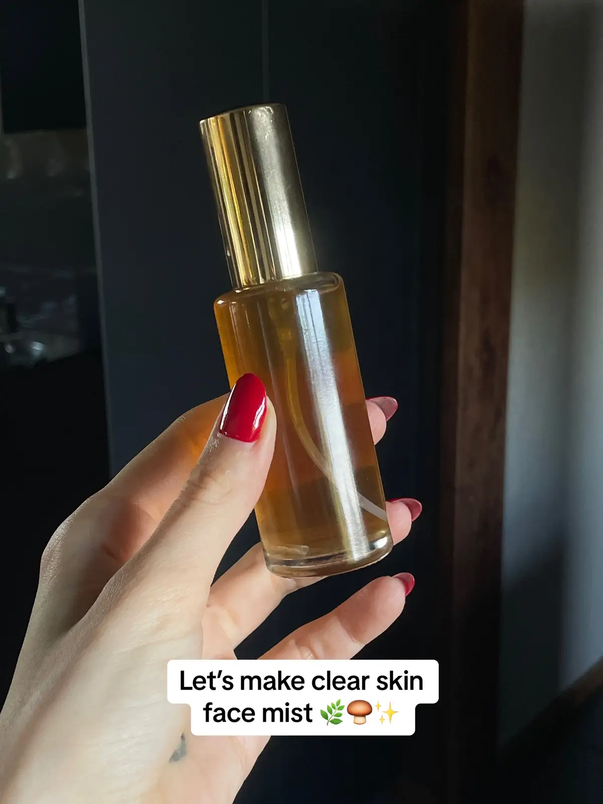 Back in the kitchen 🤭🤍 #clearskintips #homemadeskincare #nontoxicskincare #naturalbeautytips #cleanbeauty #wellnessrecipes #wellnesstok 