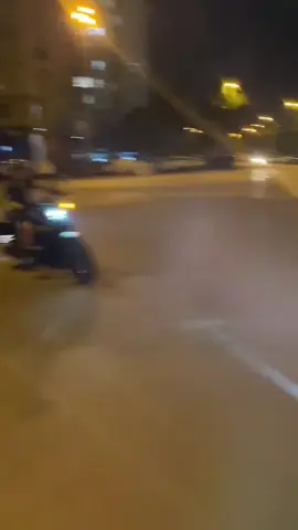 Off team Tháng 6 Lady motorcycle 