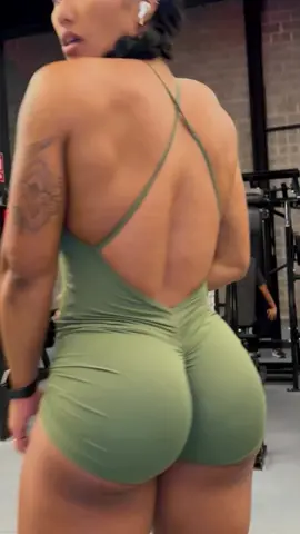 Good morning 🤠 @Eualessandraalvesoficial #viraltiktok #fitchicksdoitbetter #viral_video #fitchickz #backday #viral_ #foryou #fitnesstips #fitnessmotivation #viral 