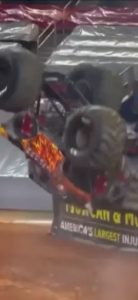 A double backflip!! #monsterjam #monstertruck #fyp #Motorsport 
