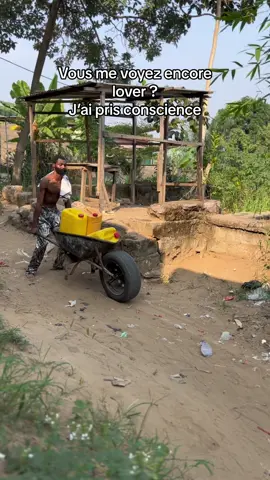 Koh débrouillez vous 😒🚶🏾‍♂️ #reel #pourtoi #galeres #tiktokafrica🇨🇮🇬🇭🇳🇬🇹🇬🇧🇫 #fyp #galere #kinshasa_mboka_na_biso #viral 