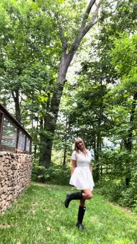 I’m just a girl learning to slow down again🤍 #nature #OOTD #northcarolina #hunterboots 