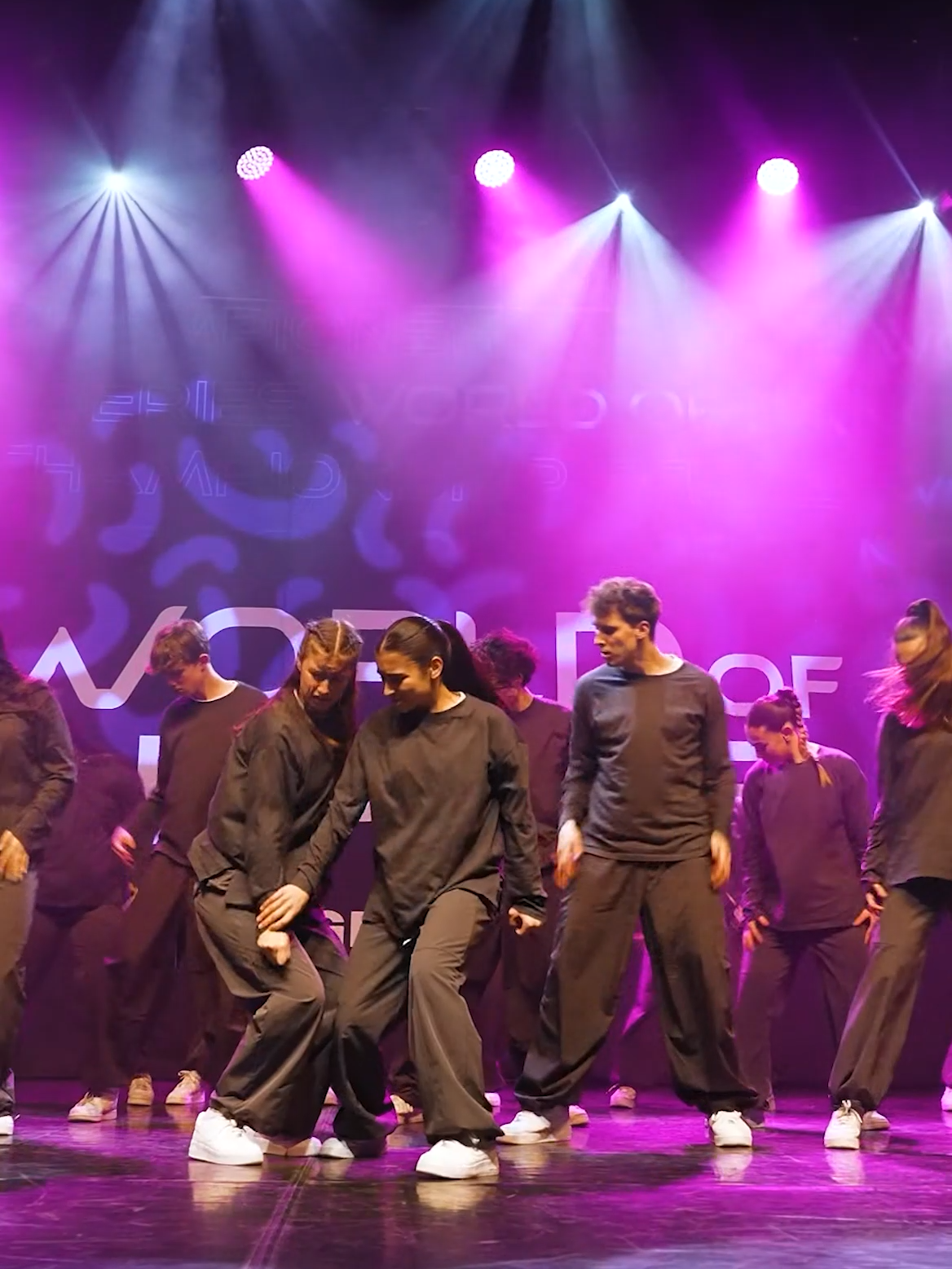 We can really feel the emotion behind this piece @no.escape.crew 🫶🕊️ #woddortmund24 #worldofdance #worldofdancegermany