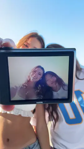 madison beer with my twin @olivia 